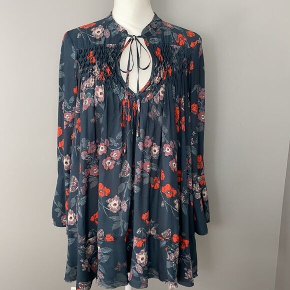 Free People Pebble Crepe So Fine Smocked Raw Hem Tunic Top. Size Small. - Picture 3 of 14